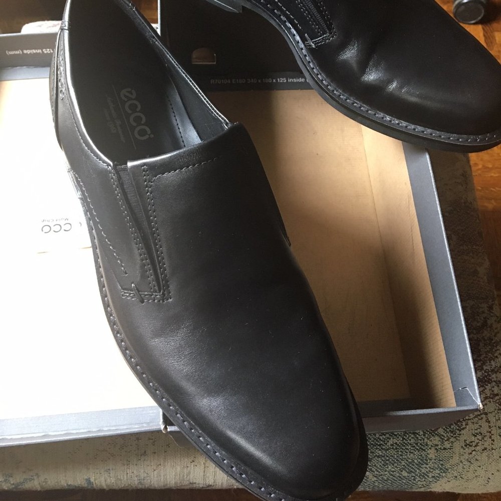 NWT/In Box Ecco Dress Shoe - Slip On Loafer Style
